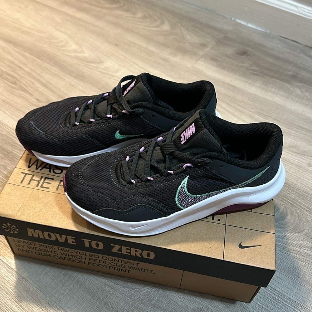 Nike Legend Essential